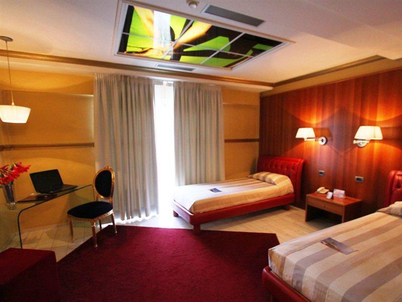 Diplomat Hotel & Spa Tiranë Eksteriør bilde